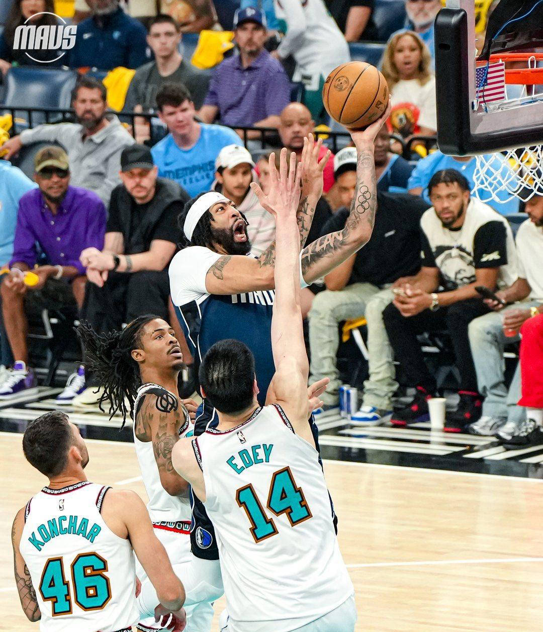 爱游戏平台-包含浓眉哥焦点对战，阿扎伦卡与60激战巴塞罗那分钟，领先优势明显胜负难料！观众掌声雷动的词条